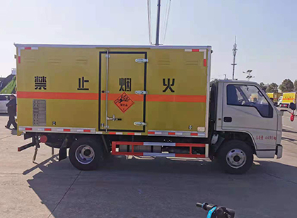 福山爆破器材运输车技术升级与安全合规新趋势
